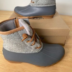 SOLD: sperry saltwater duck boots